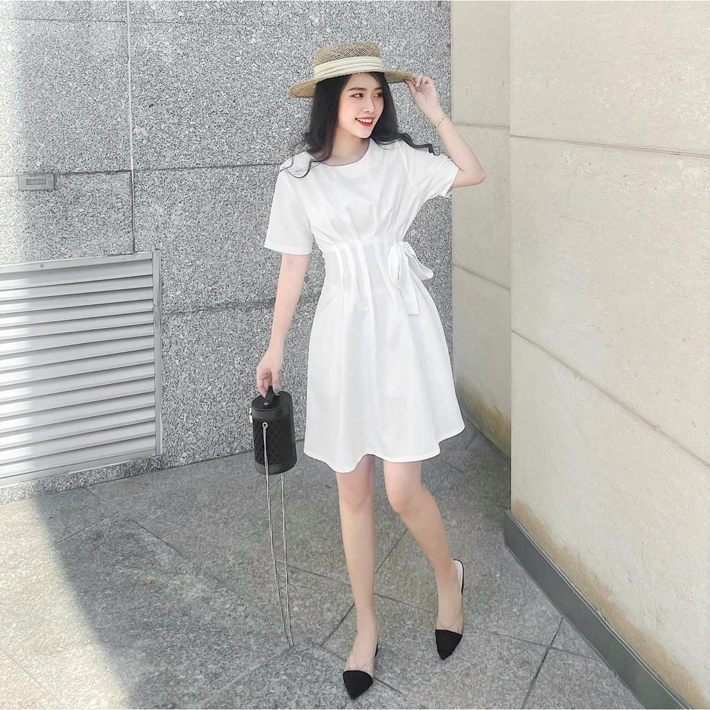 ĐẦM TRẮNG ĐEN XẾP LY EO CÓ DÂY CỘT CỔ TRÒN TAY LỠ DÁNG XÒE