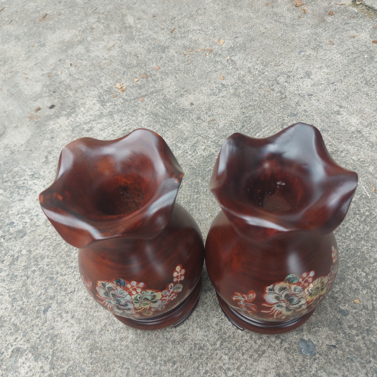Cặp lục bình gỗ lim cẩn hoạ tiết siêu đẹp hàng nguyên khối cao 30cm