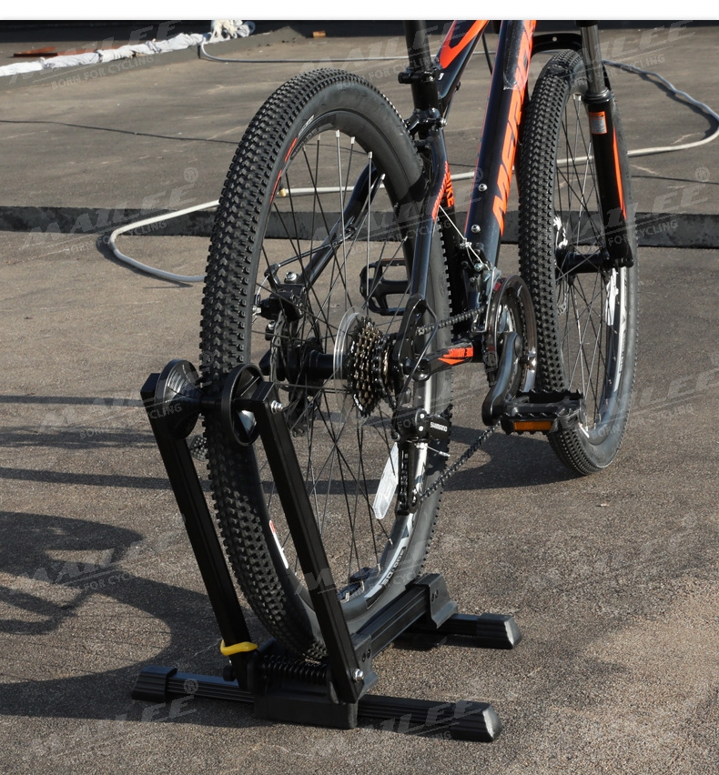 Khung Đỗ Chèn Bánh Xe Đạp Gấp gọn hỗ trợ kẹp dựng bánh xe đứng phù hợp nhiều kích thước bánh xe Mai Lee