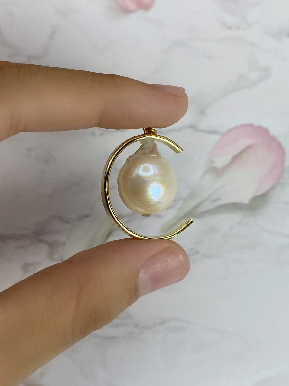 Mặt dây chuyền trai Southsea khung mạ vàng K14