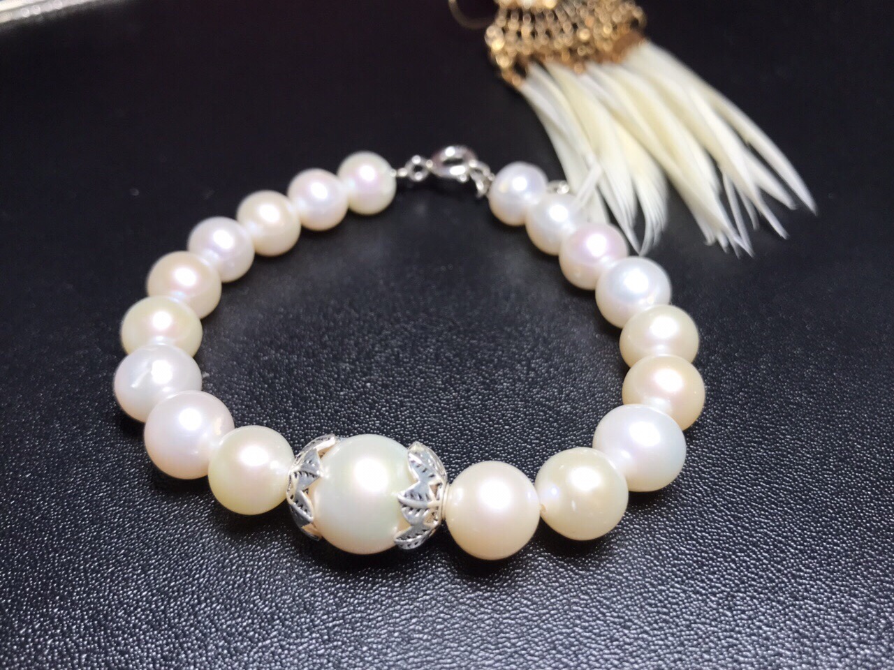 Vòng Tay Ngọc Trai 8mm Phối Charm Bạc Thái