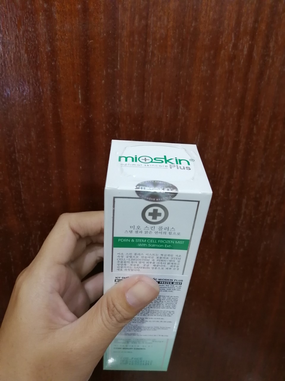 Mioskin Plus - Xịt Dưỡng Tế Bào Gốc Phiên Bản Nâng Cấp, Tặng Kèm Miếng Pad Rửa Mặt Màu Ngẫu Nhiên