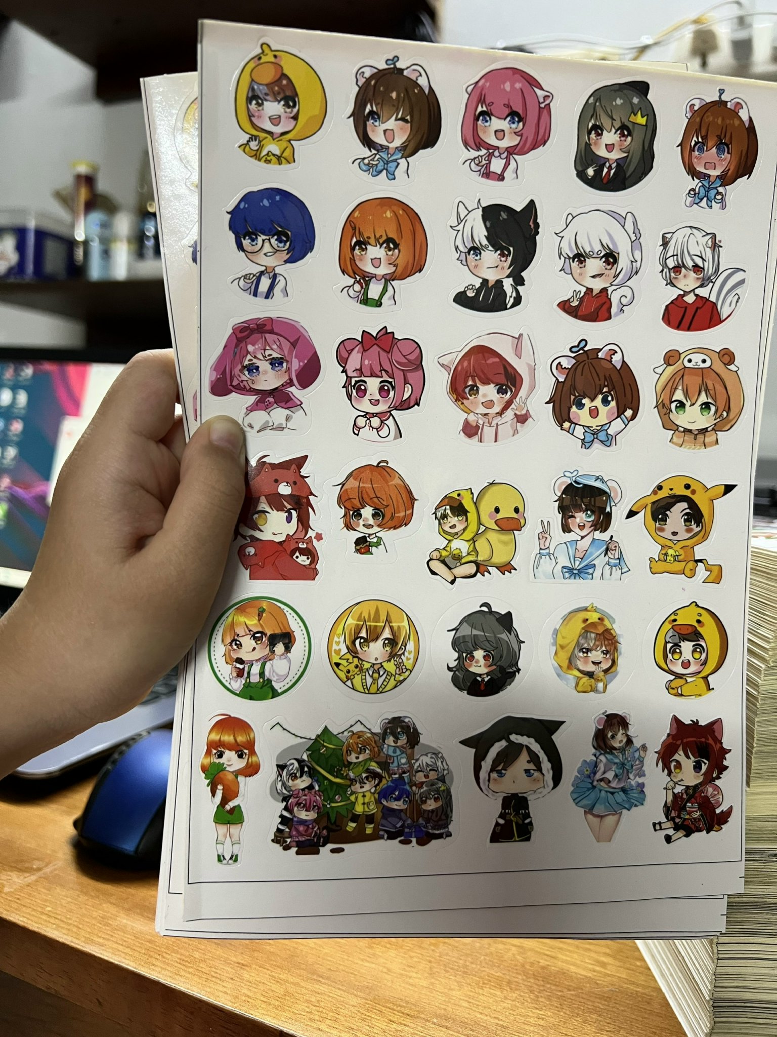 Sticker Hero Team 90 hình dán các nhân vật