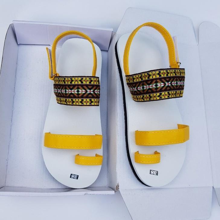 sandal đồng nai xăng đan nữ ( đế trắng quai vàng + thổ cẩm vàng ) size từ 34 nữ đến 42 nữ