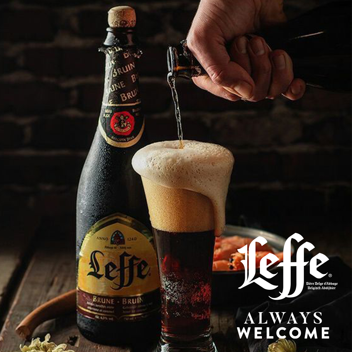 Thùng 24 Chai Bia Leffe Brune (Leffe Nâu) - Bia Thầy Tu Nhập Khẩu Bỉ (330ml/ chai)