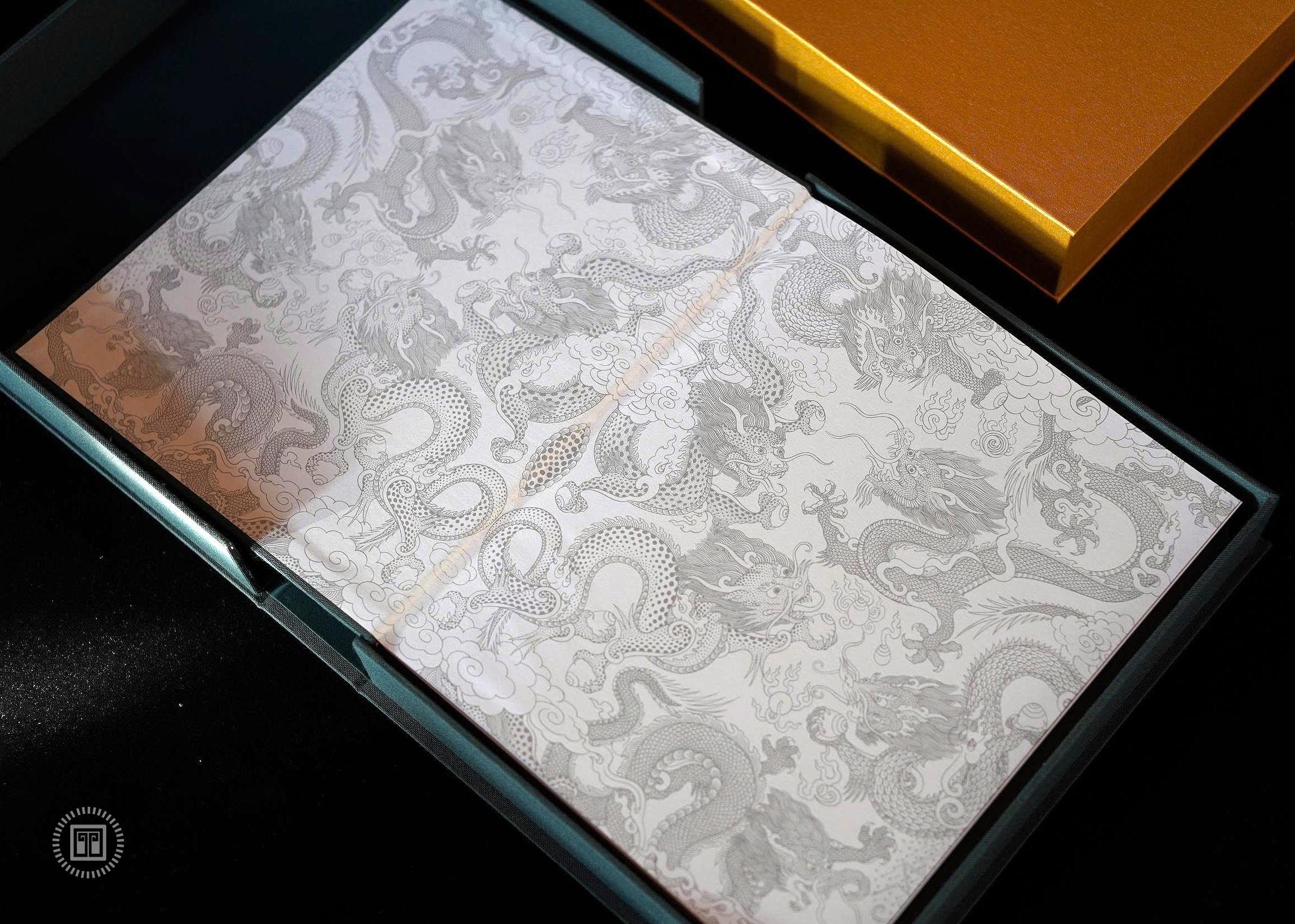 Sách - Bách Khoa Toàn Thư Biểu Tượng Và Hoa Văn Mật Tạng - Ấn Bản Giới Hạn - Bìa Vải - Bản Có Hộp