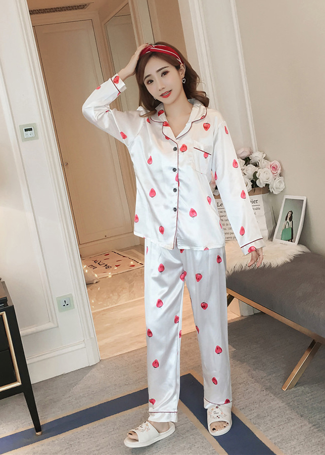 Bộ đồ mặc nhà nữ phi lụa hoạ tiết trái dâu cực xinh CDANP13