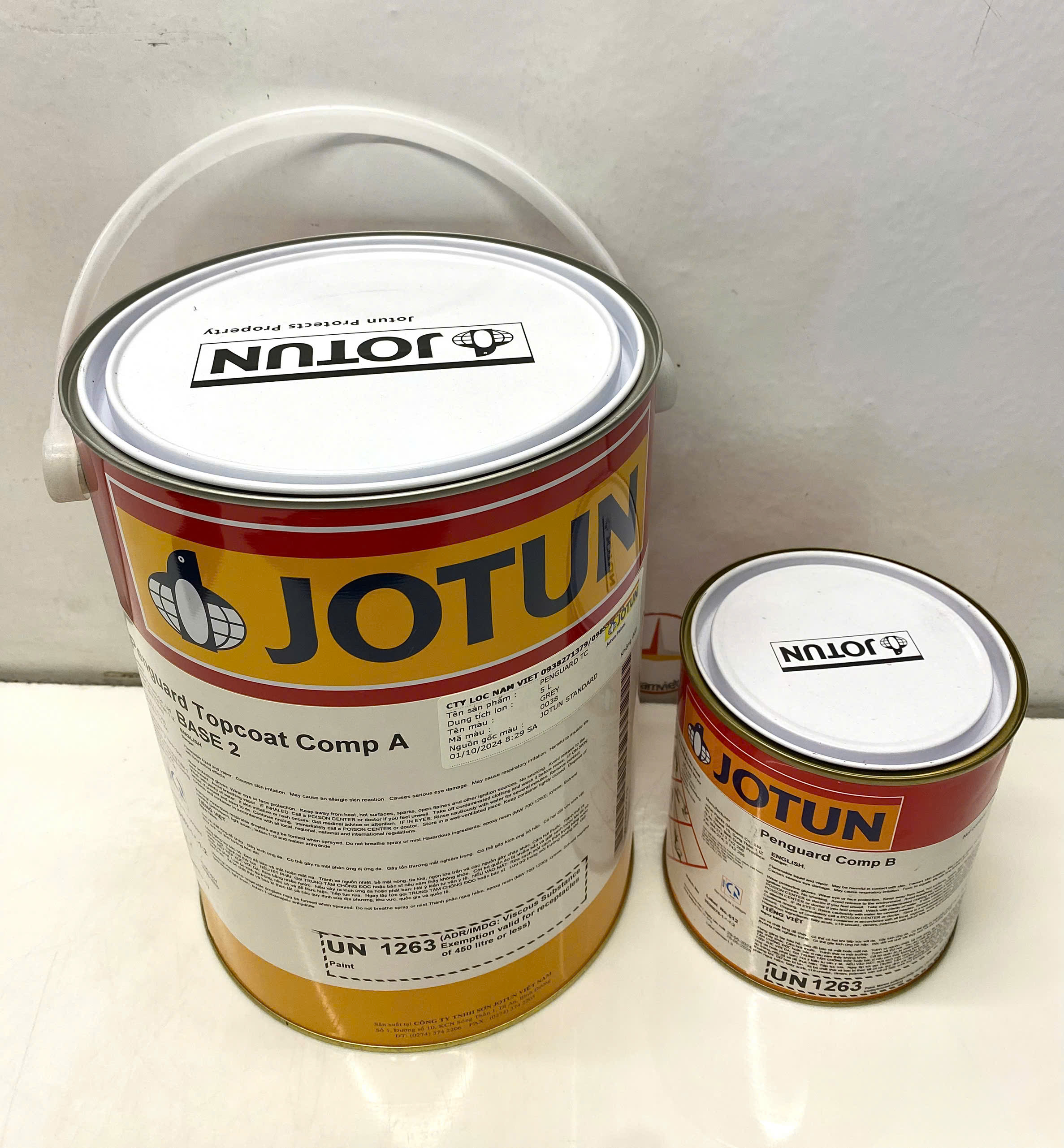 Sơn Epoxy Jotun Penguard Topcoat base 2 màu xám - Grey 0038 _5L/bộ