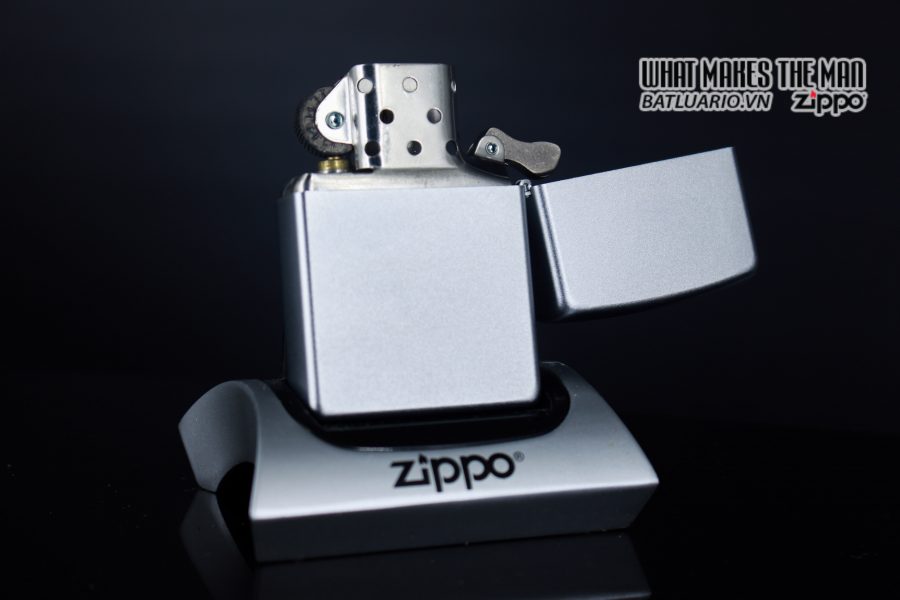 Bật Lửa Zippo 2006 – Zippo John Deere Emblem