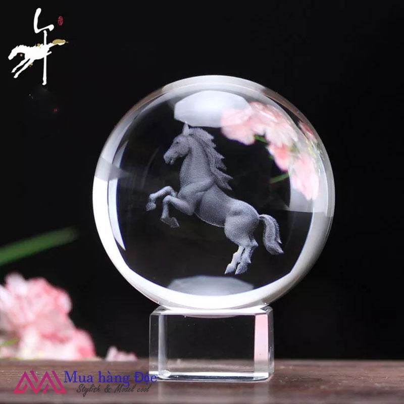 Bộ Quà Tặng Quả Cầu Pha Lê 3D larser LED 12 Con Giáp Tuổi Ngọ