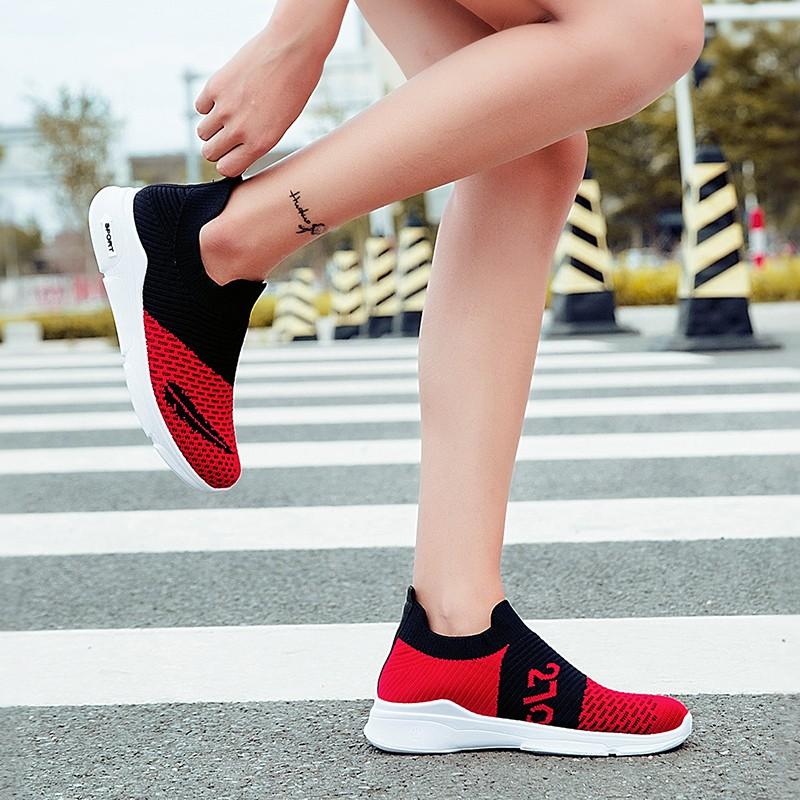 Sports shoes for breathable women