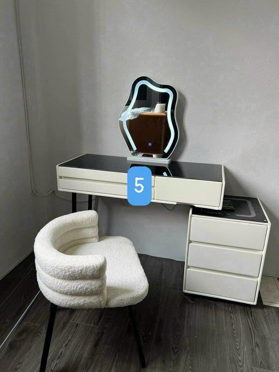 BÀN TRANG ĐIỂM BẮC ÂU,  Bàn trang điểm Nhập khẩu hiện đại , Bàn Trang Điểm Phong Cách Hiện Đại, Sang Trọng Có Sạc Không Dây, Loa Bluetooth,Cổng USB,gương led e màu Hàng Nhập Khẩu