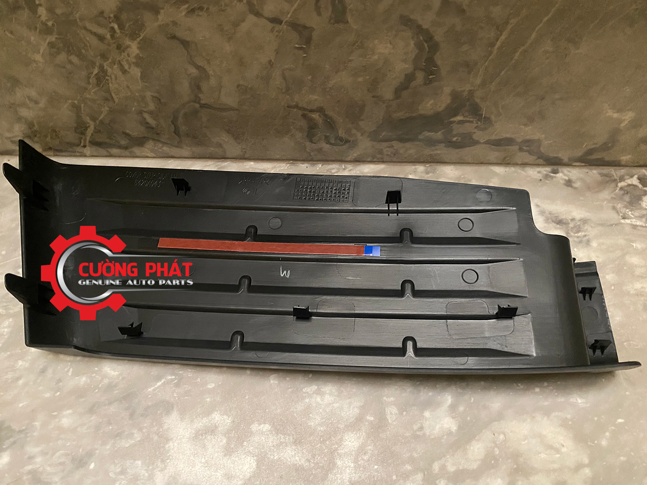 Ốp cản sau Mitsubishi Triton 2019-2023 mã bên phụ 6420A054