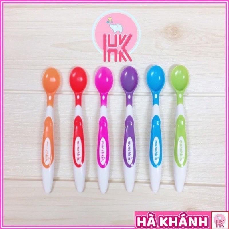 Thìa mềm ăn dặm Munchkkin cho bé