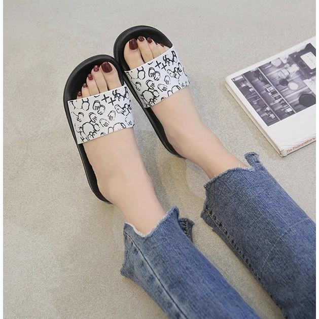 Dép Kaws 2 mẫu đen trắng dễ phối size 36-41