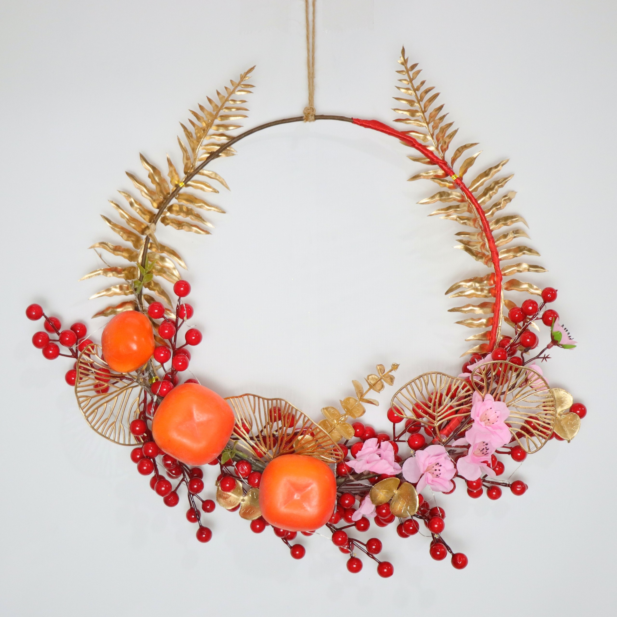Vòng hoa tết H64, vòng quả đỏ trang trí tặng kèm đèn