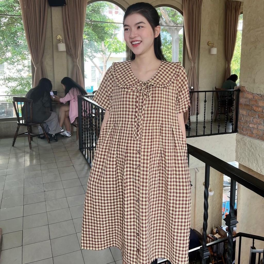 Đầm bầu karo cổ bèo thắt nơ dáng suông dễ thương, trẻ trung, năng động - Nâu