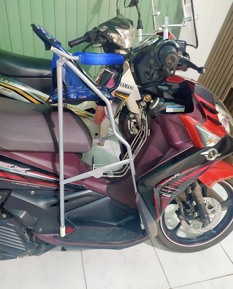 Ghế ngồi xe máy Novo cho bé, GHẾ GA XẾP SẮT SƠN TĨNH ĐIỆN