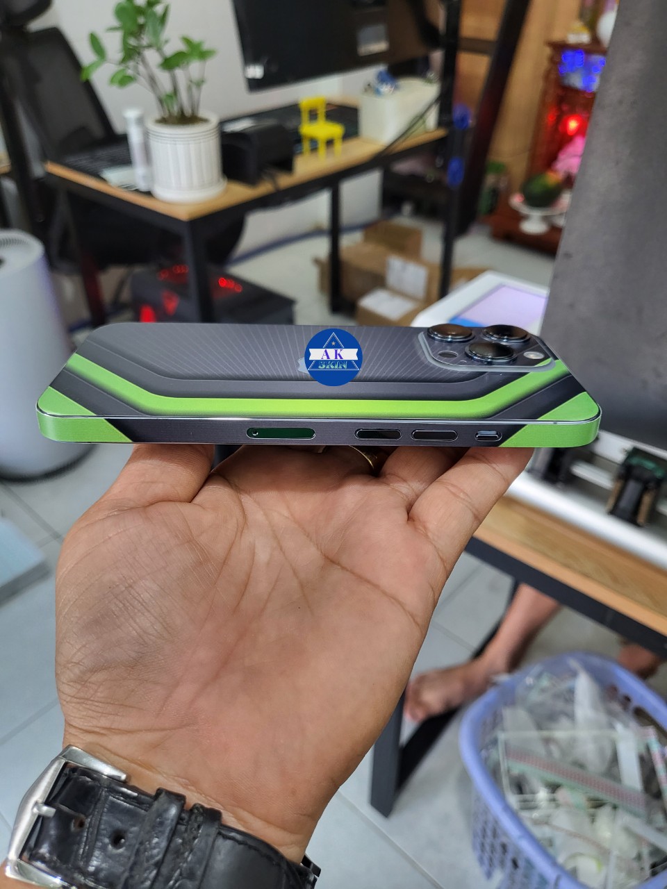 Miếng Dán skin 3M lưng viền rời dành cho IP 12 đến 15 pro max, bảo vệ máy chống trầy xước và làm đẹp tạo thêm diện mới