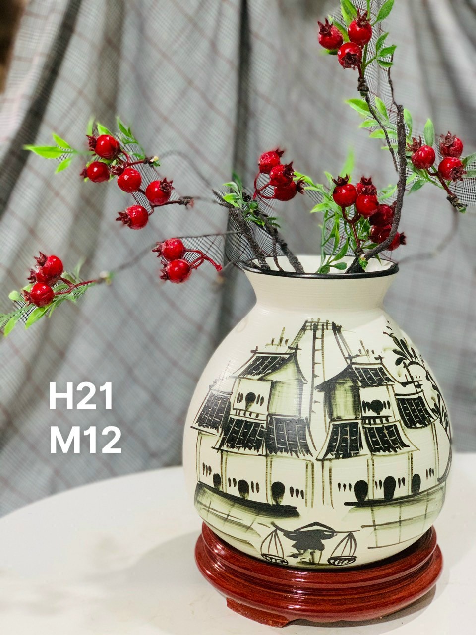 Bình vẽ tay gốm sứ truyền thống  H21.