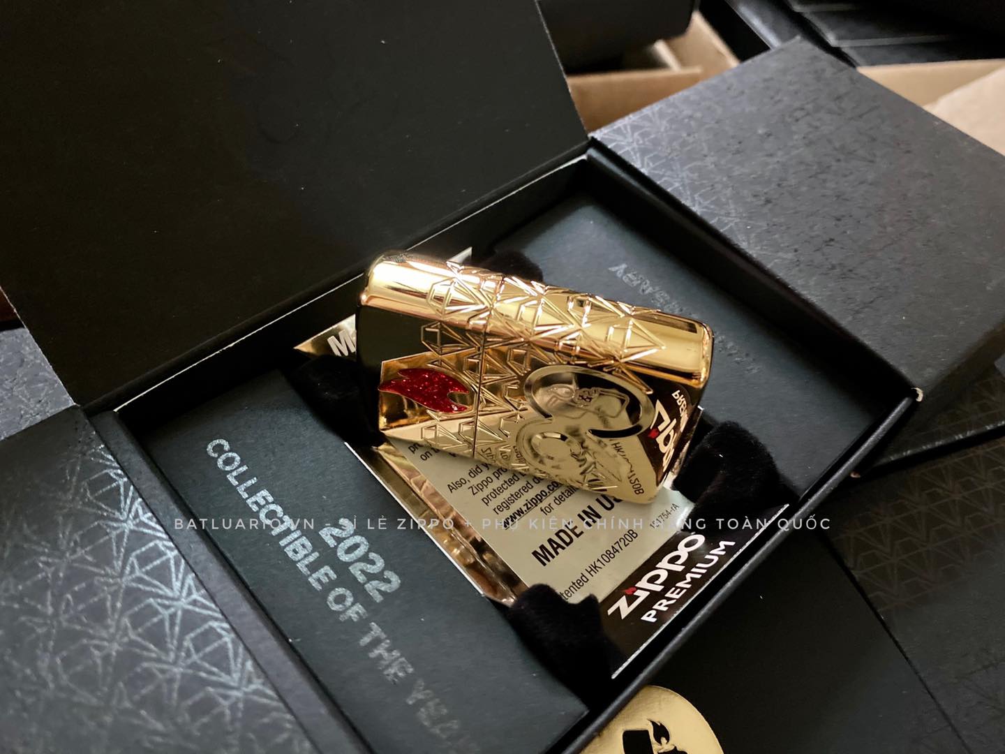 Bật Lửa Zippo 49866 – Zippo 90th Anniversary Limited Edition – Zippo 2022 Collectible Of The Year Asia – Gold Plated – Zippo Coty 2022 Asia