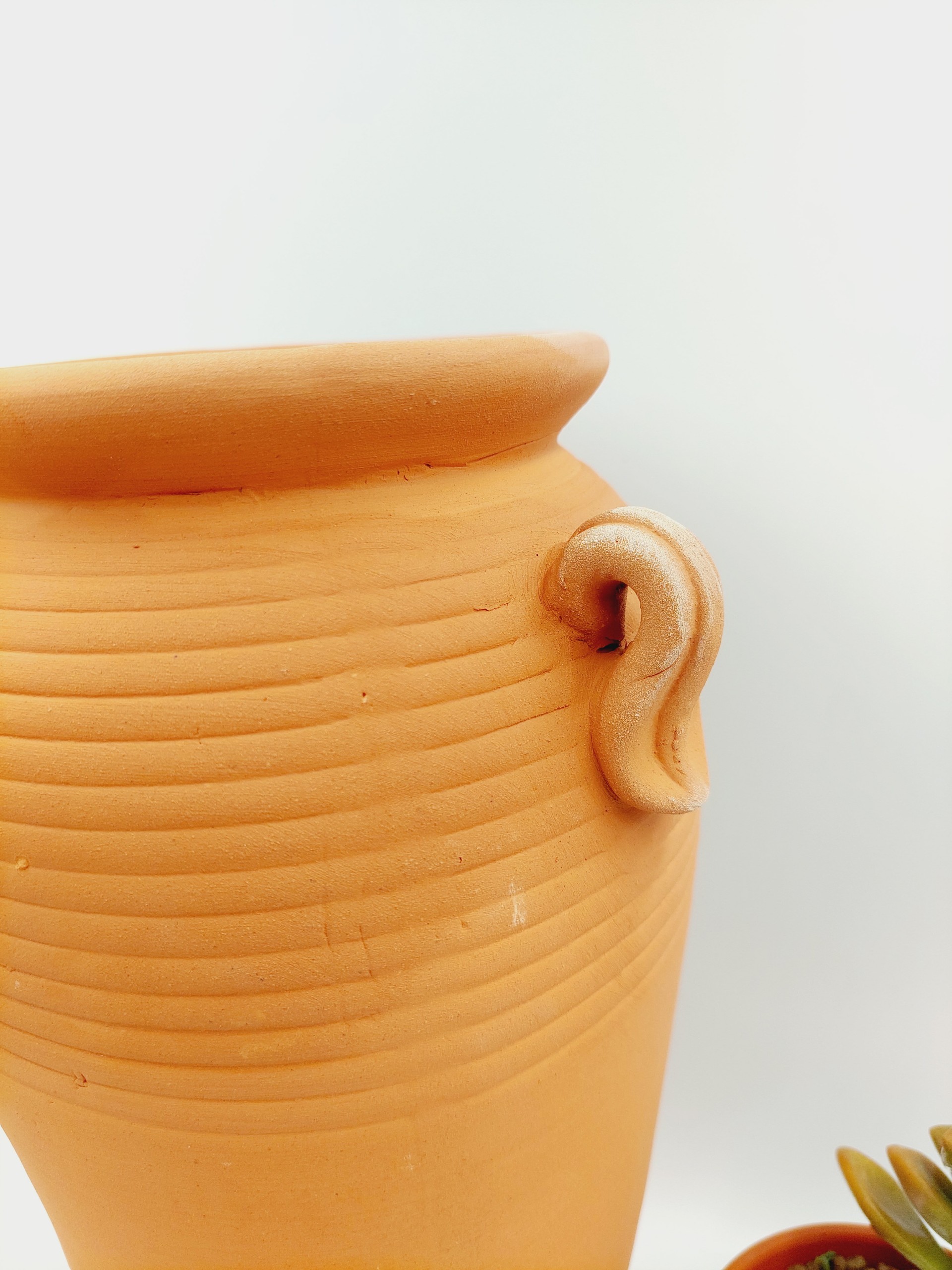 Chậu đất nung, chậu sen đá - Bình quai 1330, đường kính miệng tầm 13cm, chiều cao 30cm