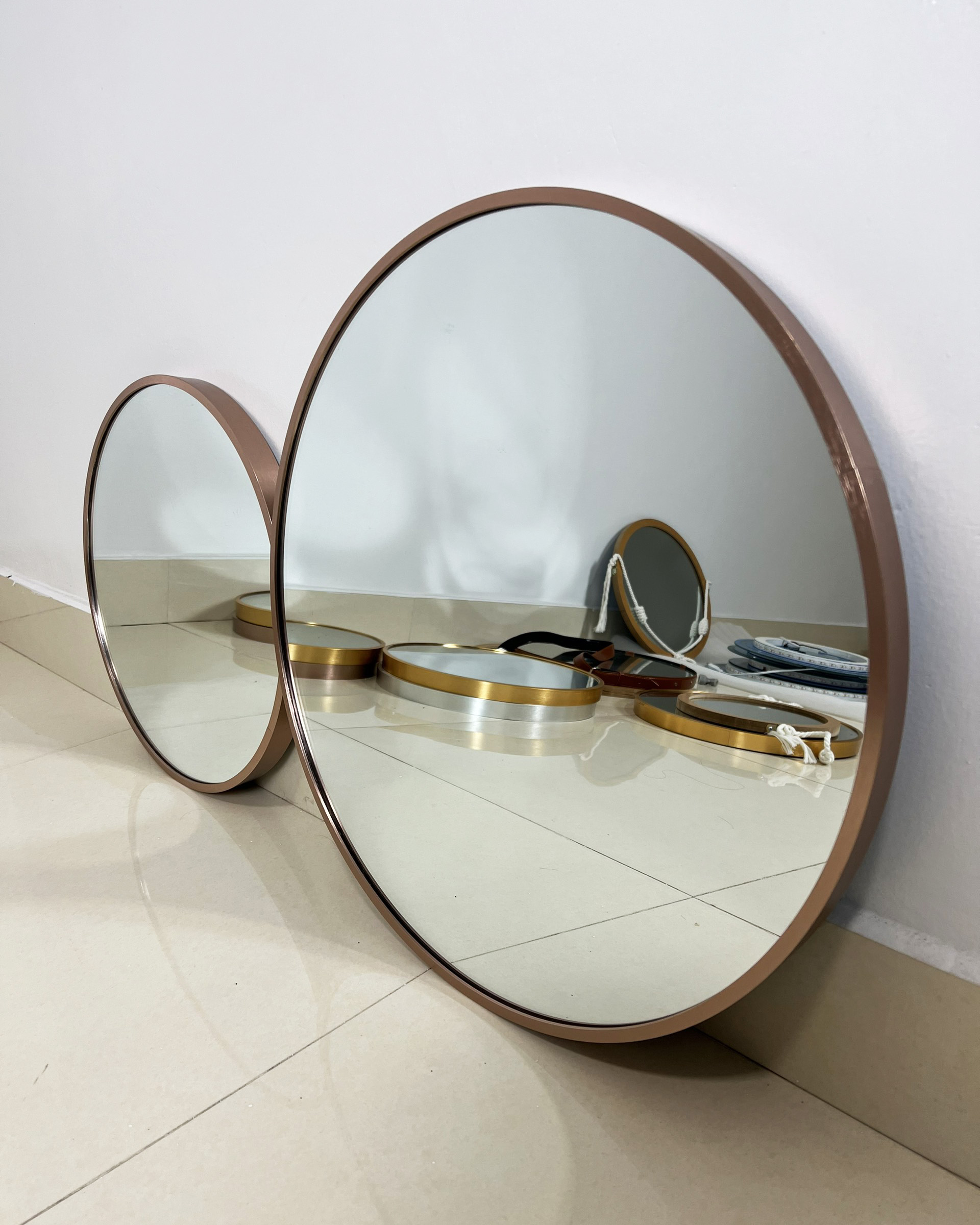 Gương Tròn Viền Hồng Treo Tường DLQ MIRROR Chất Liệu Nhôm Sơn Tĩnh Điện Cao Cấp