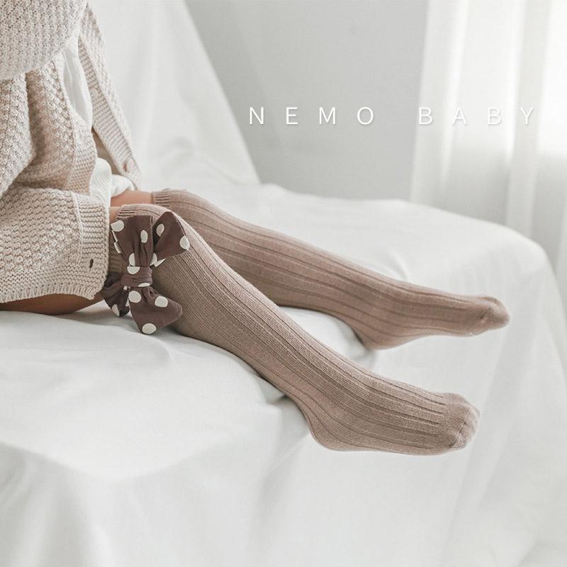 Vớ tất cao cổ cho bé gái đính nơ Nemo