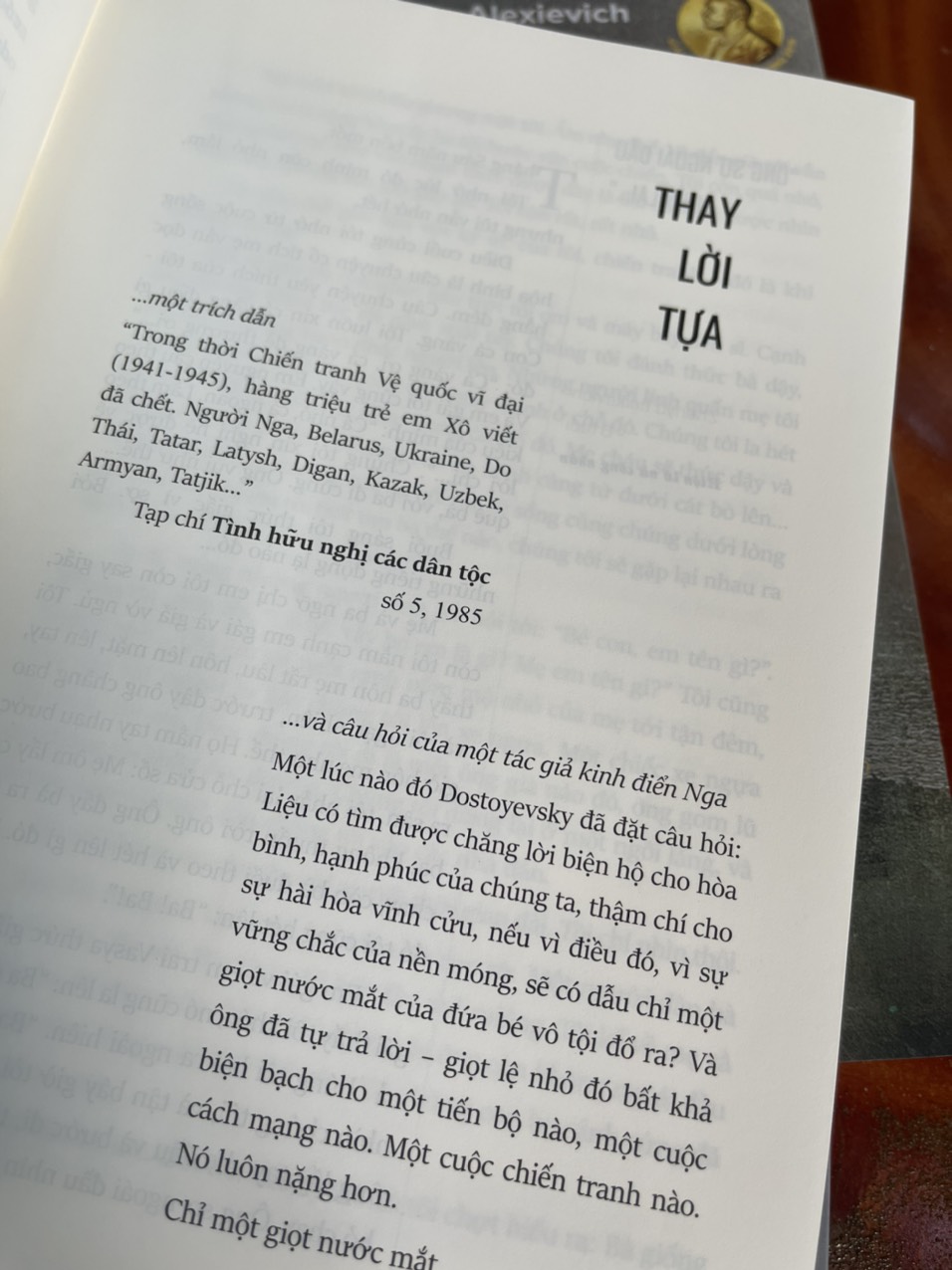 BỘ BA TÁC PHẨM CỦA SVETLANA ALEXIEVICH - NOBEL VĂN CHƯƠNG 2015
