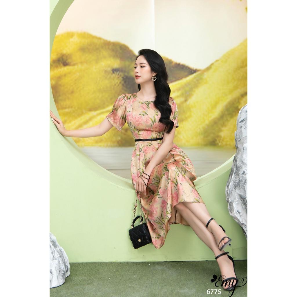 Đầm EMY EM6775 Xòe Cổ Tròn Viền Đen