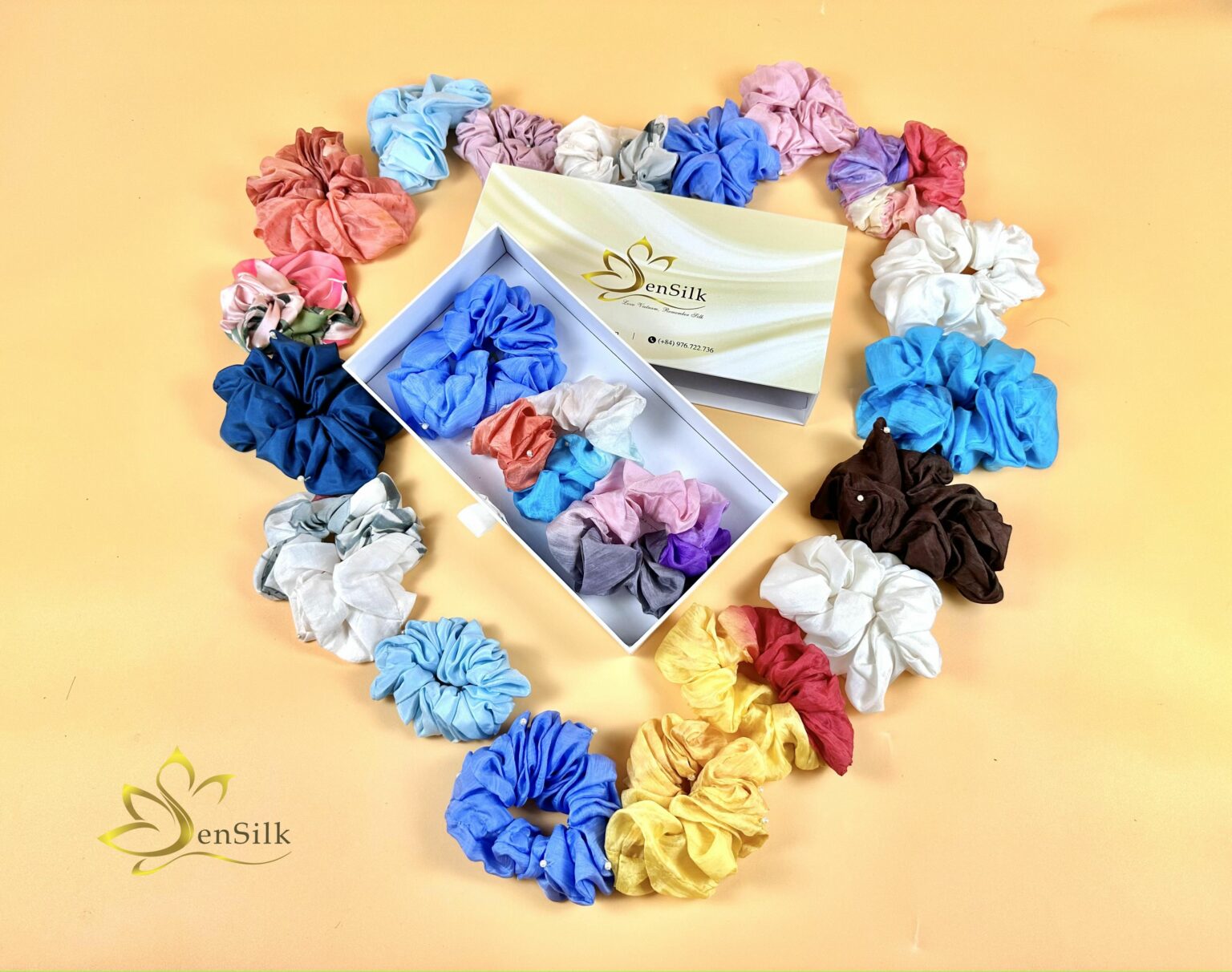 Cột Tóc Lụa Handmade Sen Silk - 100% Mulberry Silk Scrunchies - Hair Ties Gift - Dây Buộc Tóc Thời Trang Cao Cấp Siêu Mát Cực Mềm (Giao mẫu ngẫu nhiên))