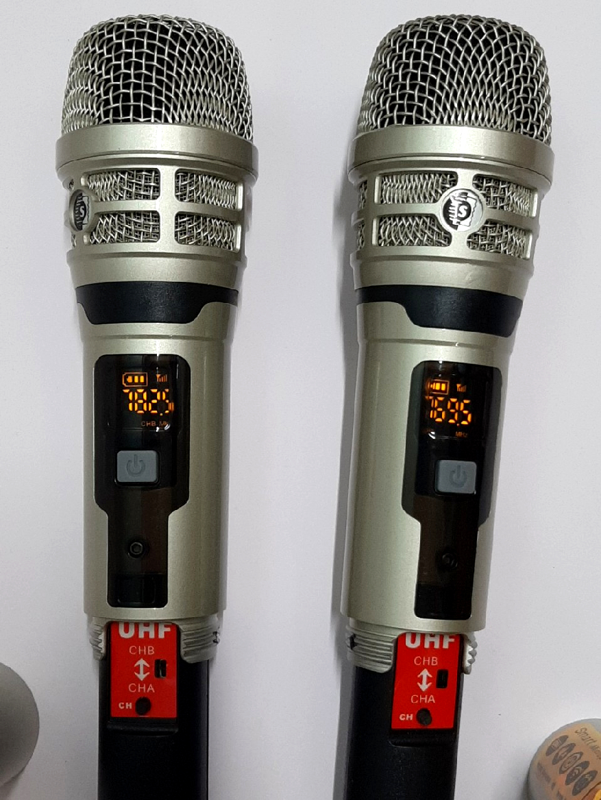 Bộ 2 Mic Loa Kéo Không Dây Cao cấp Kiểu UGX 21 điều chỉnh được tần số - ít hú rít