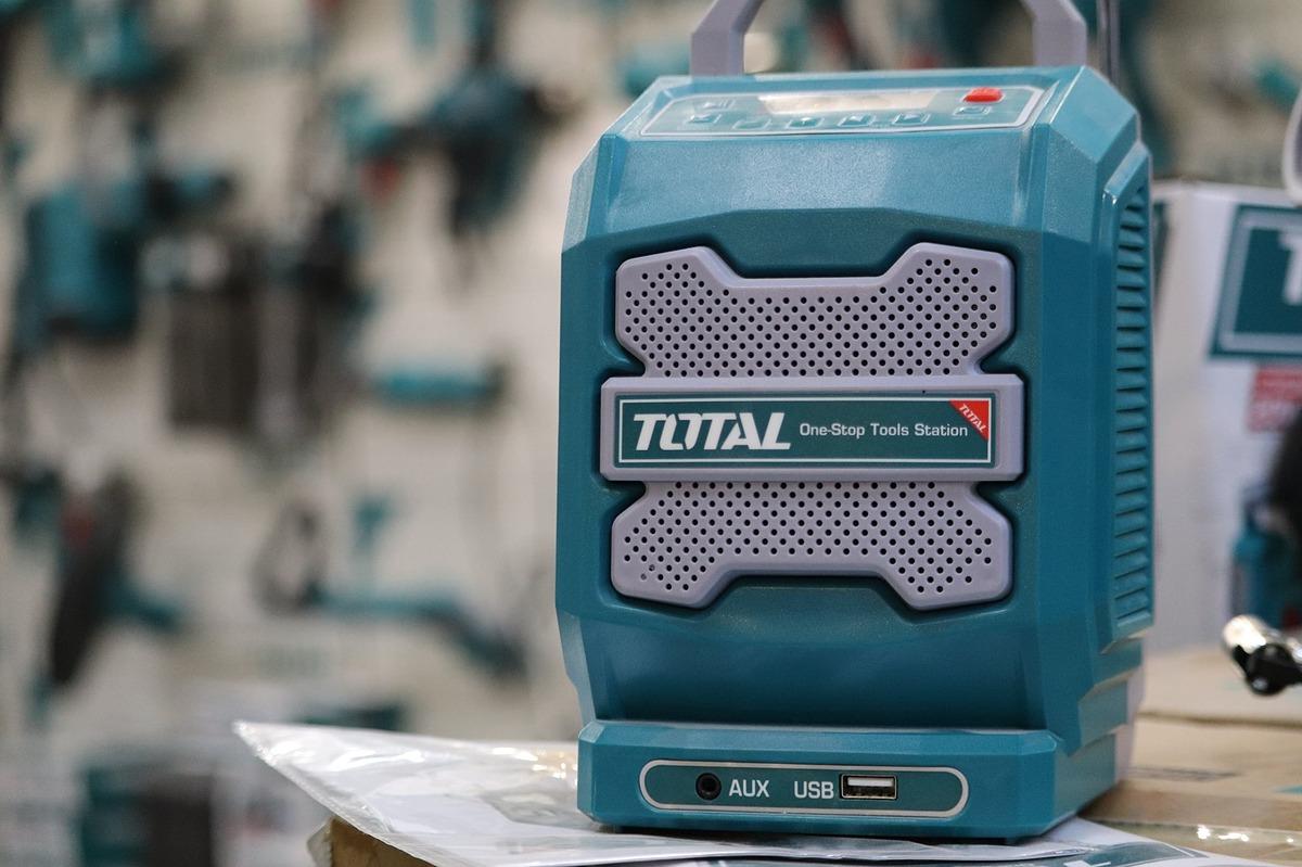 RADIO CÔNG TRƯỜNG PIN 20V TOTAL TJRLI2001 - HÀNG CHÍNH HÃNG