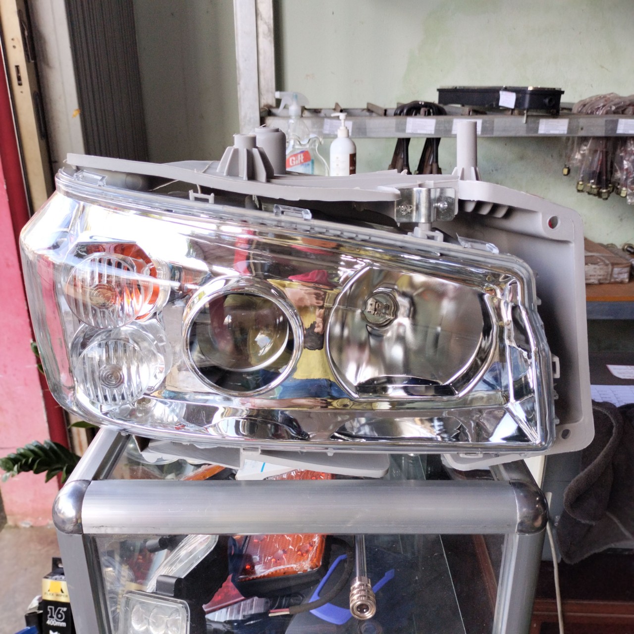 Đèn pha xe tải lắp cho xe Howo 371, 336 ben, bóng bi Hàng đẹp