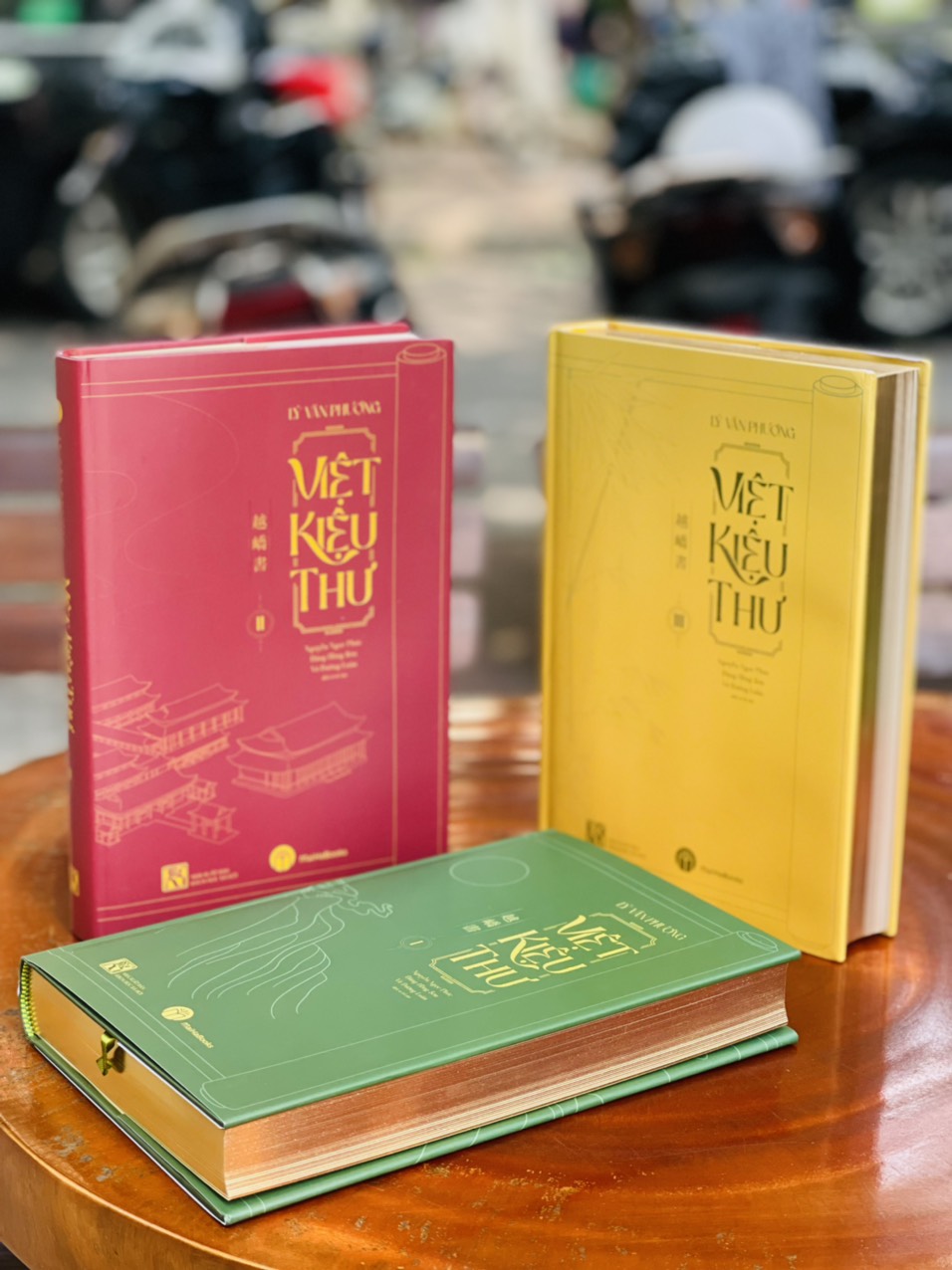 Sách: Bộ Việt Kiệu Thư (3 Tập) - MaiHaBooks