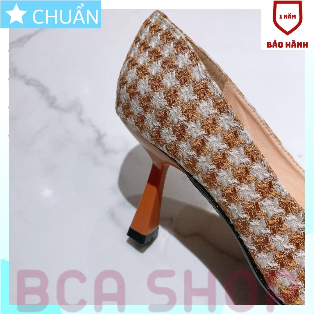 Giày cao gót nữ 7p RO483 ROSATA tại BCASHOP đế trụ nhỏ, mũi nhọn, có nơ cách điệu, da phủ bằng vải bố - caro nâu kem