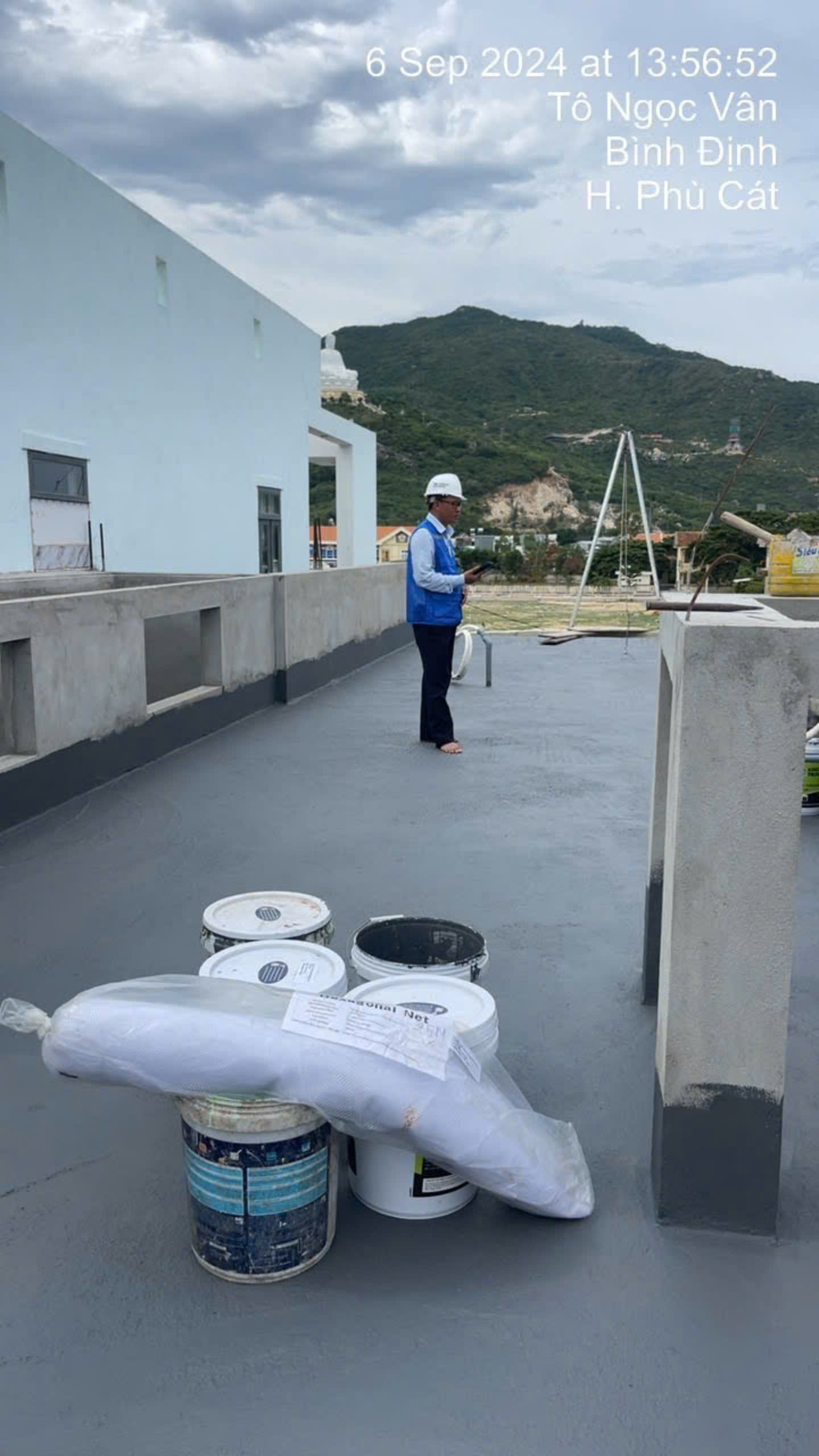 (Bộ sơn Lót 3,8L - Phủ 18L) Sơn Chống Thấm Trung Gian KINGCAT Lót V1-100 &amp; Phủ V1-088 - Cho tường, sàn mái, toilet, hồ nước... thi công được 17m2