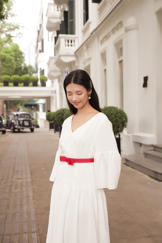 Đầm suông hạ eo, tay chuông, cổ V trước sau DRE4023 CLARA MARE