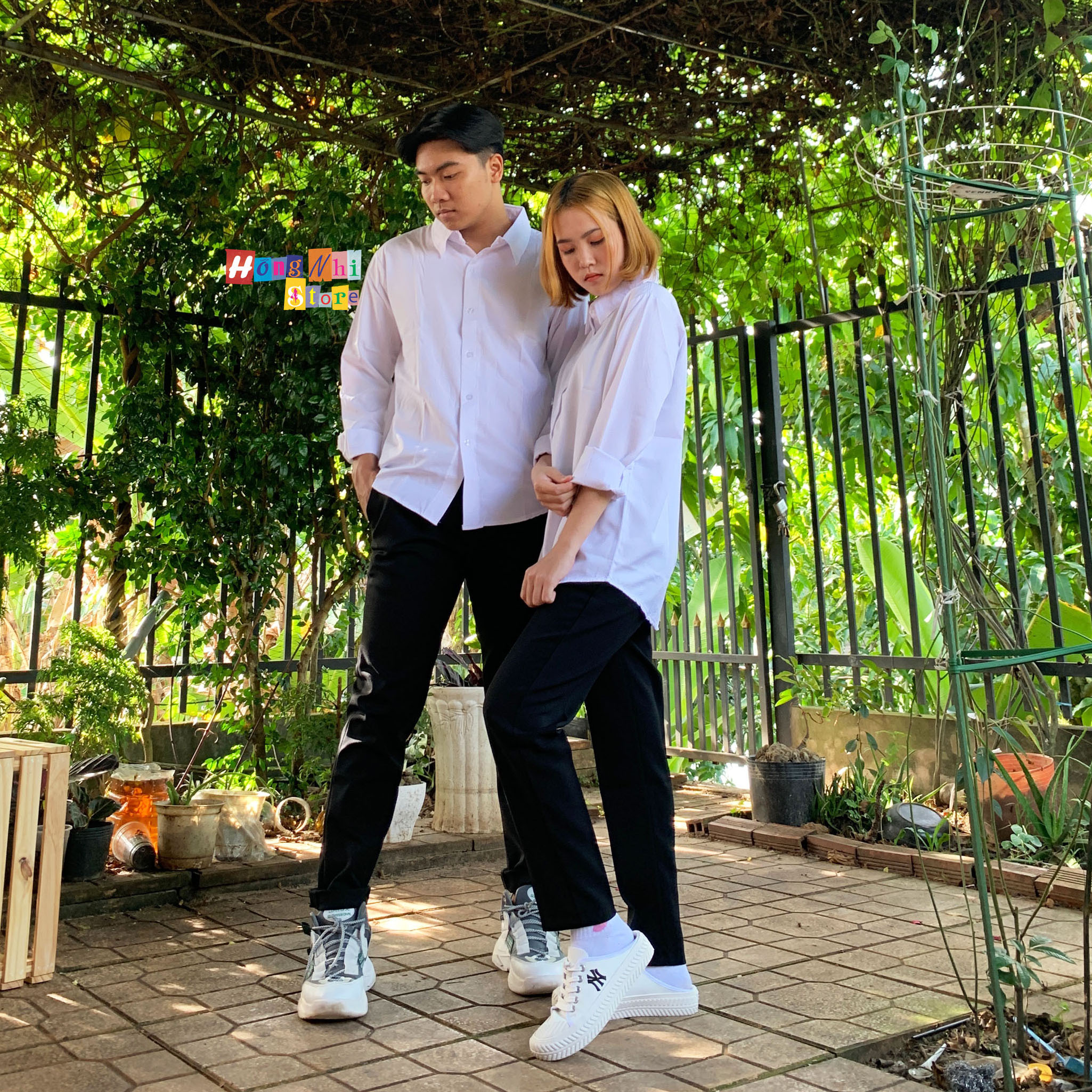 Sơ Mi Trơn Dáng Rộng Basic Unisex Tay Dài Màu Trắng - MM
