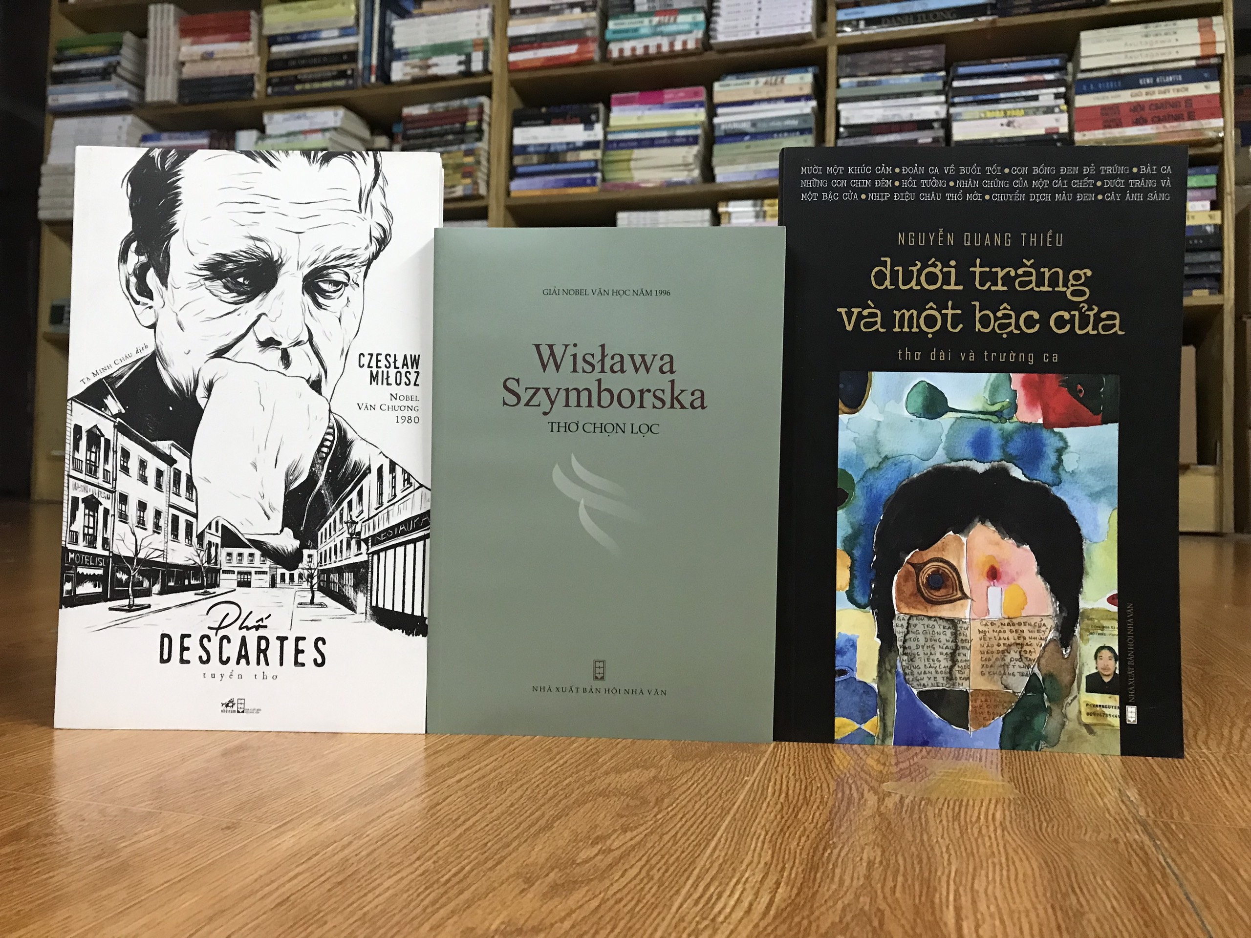 Combo thơ hay: Phố Descartes (Czeslaw Milosz) + Thơ Chọc Lọc Wislawa Szymborska + Dưới Trăng Và Một Bậc Cửa (Nguyễn Quang Thiều) tặng kèm bookmark