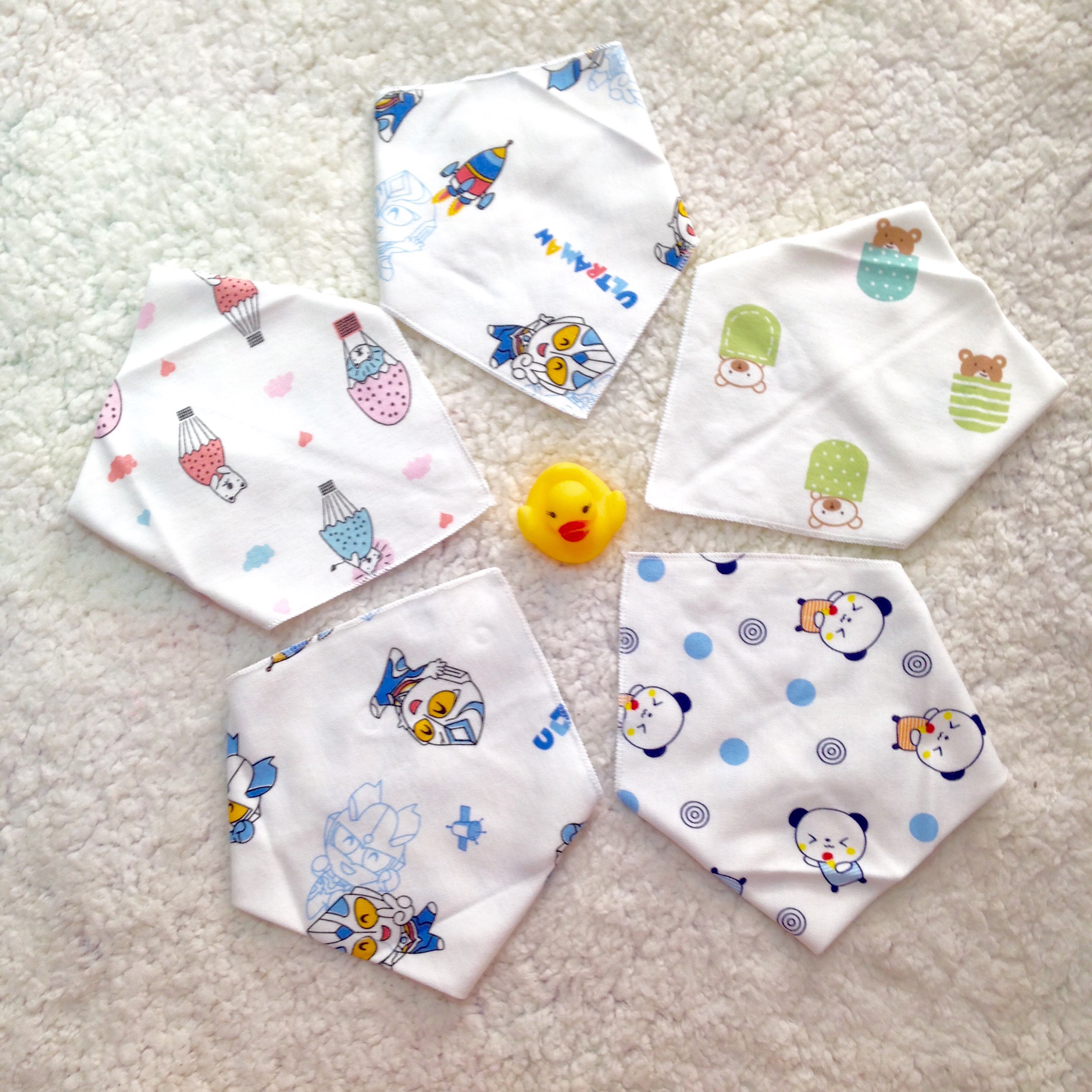 Set 5 yếm tam giác 2 lớp có cúc bấm cho bé