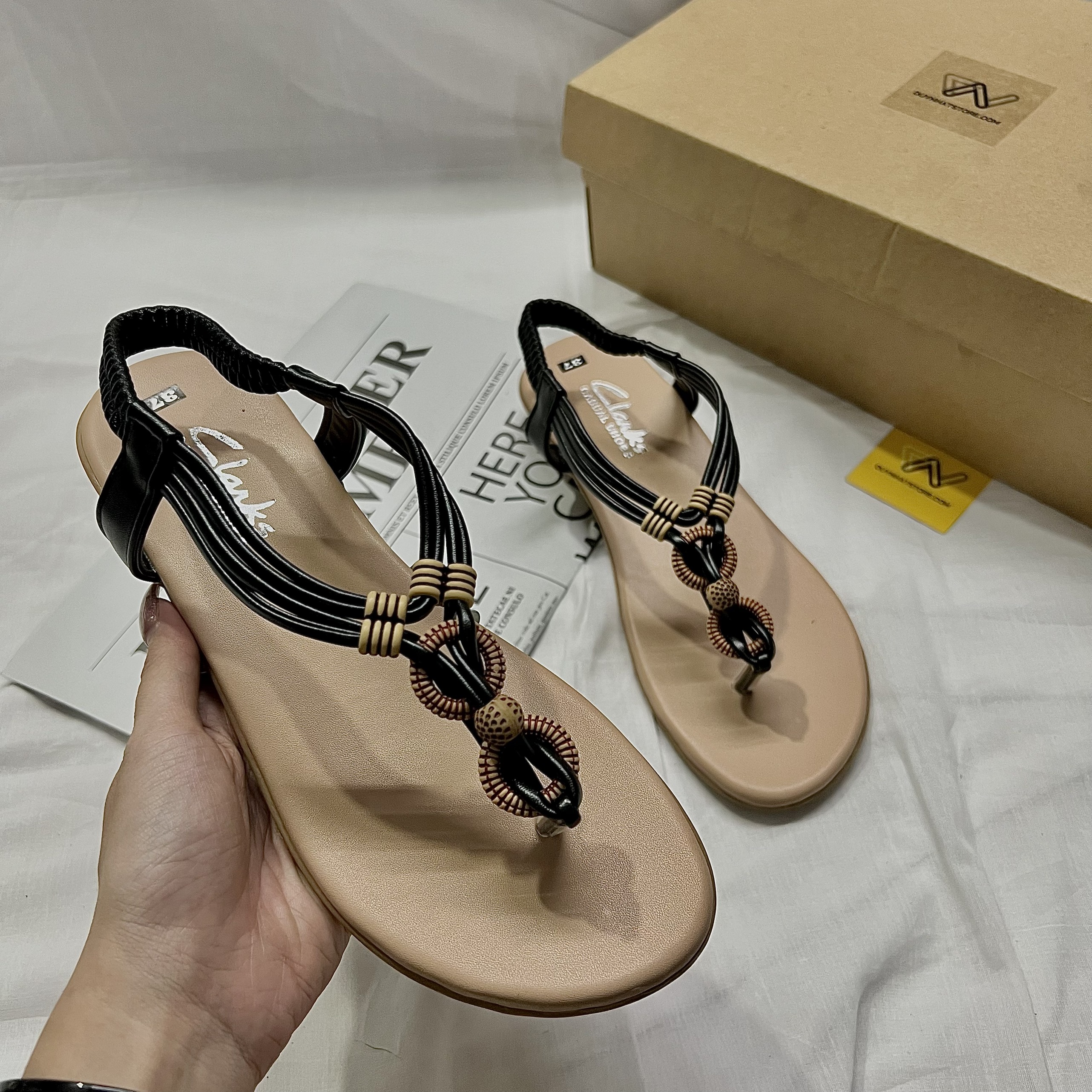 Giày Sandal Nữ Quai Kẹp Xỏ Ngón Màu Hồng Đen Dây Mảnh Nhỏ Duy Nhật Store Học Sinh Đi Học Bền Uzzang Chiến Thun Hạt Gỗ