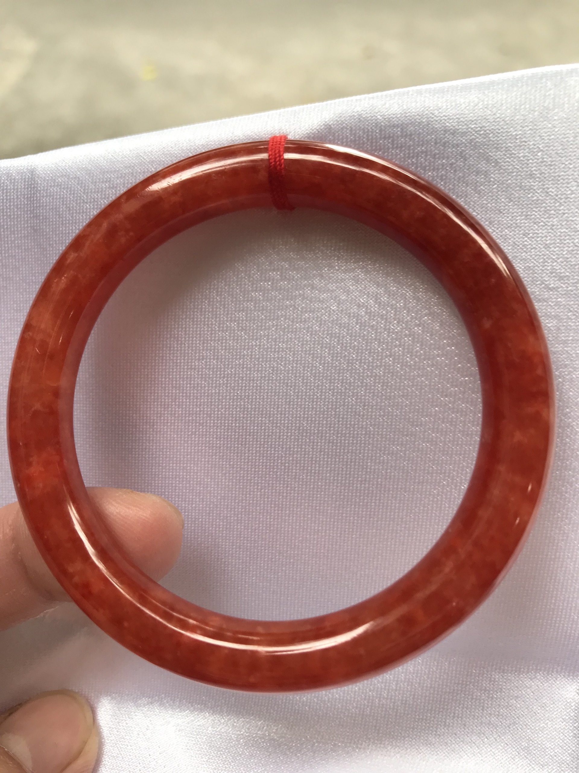 Vòng Cẩm Thạch Đỏ Đẹp A Ni 51mm x chột 8mm màu đỏ bông tươi sáng bóng đẹp nữ 50kg - 53kg đeo mệnh hỏa mệnh thổ đeo xuất sắc đẹp món quà tặng ý nghĩa ạ