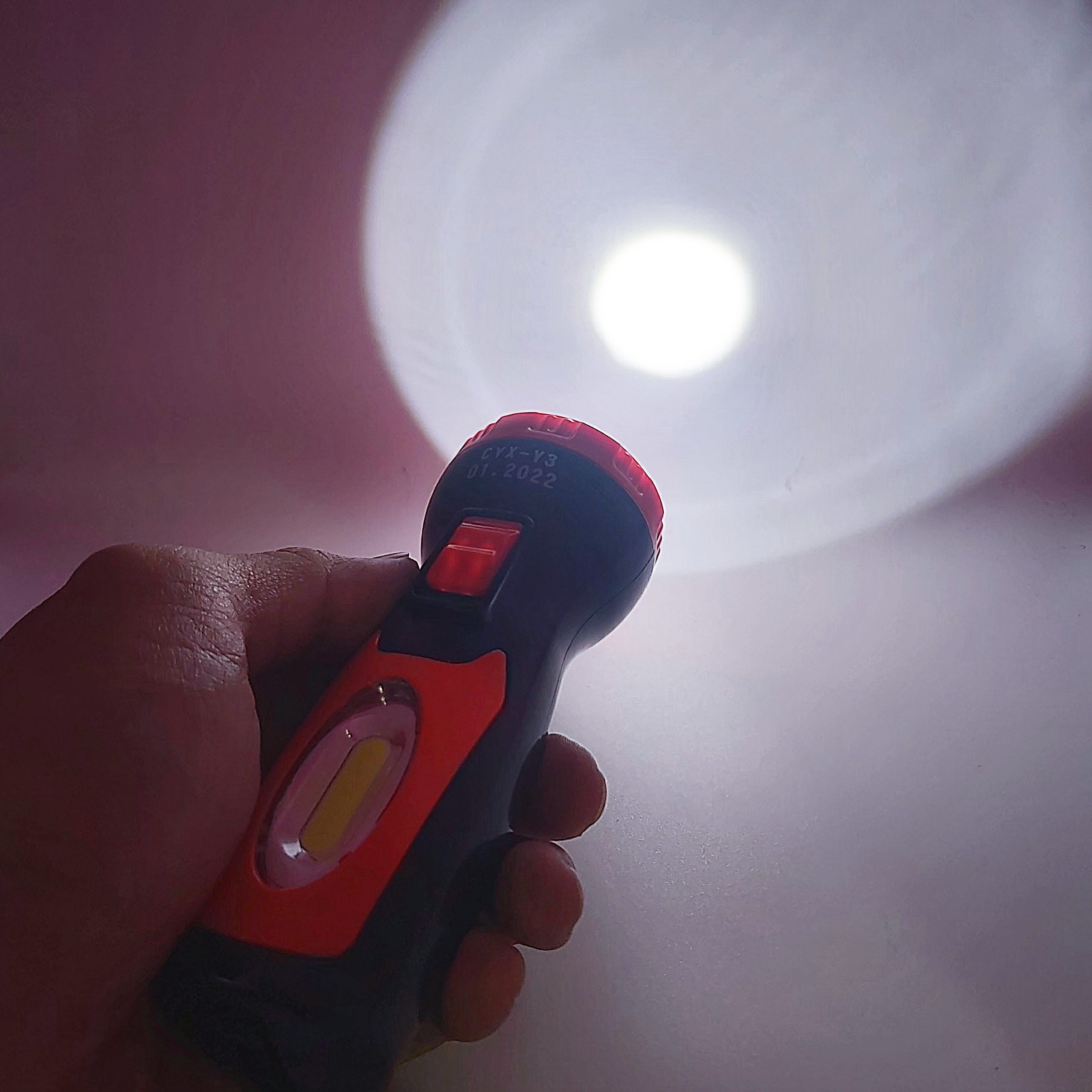 Đèn Pin sạc   2 chế độ loại tốt  dài 13 cm -  đèn pin siêu sáng - đèn pin mini - den pin cam tay