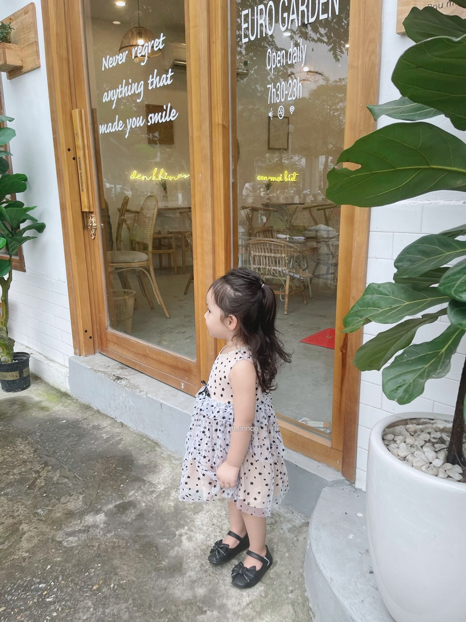 Váy tutu sao nhung đen Lennco