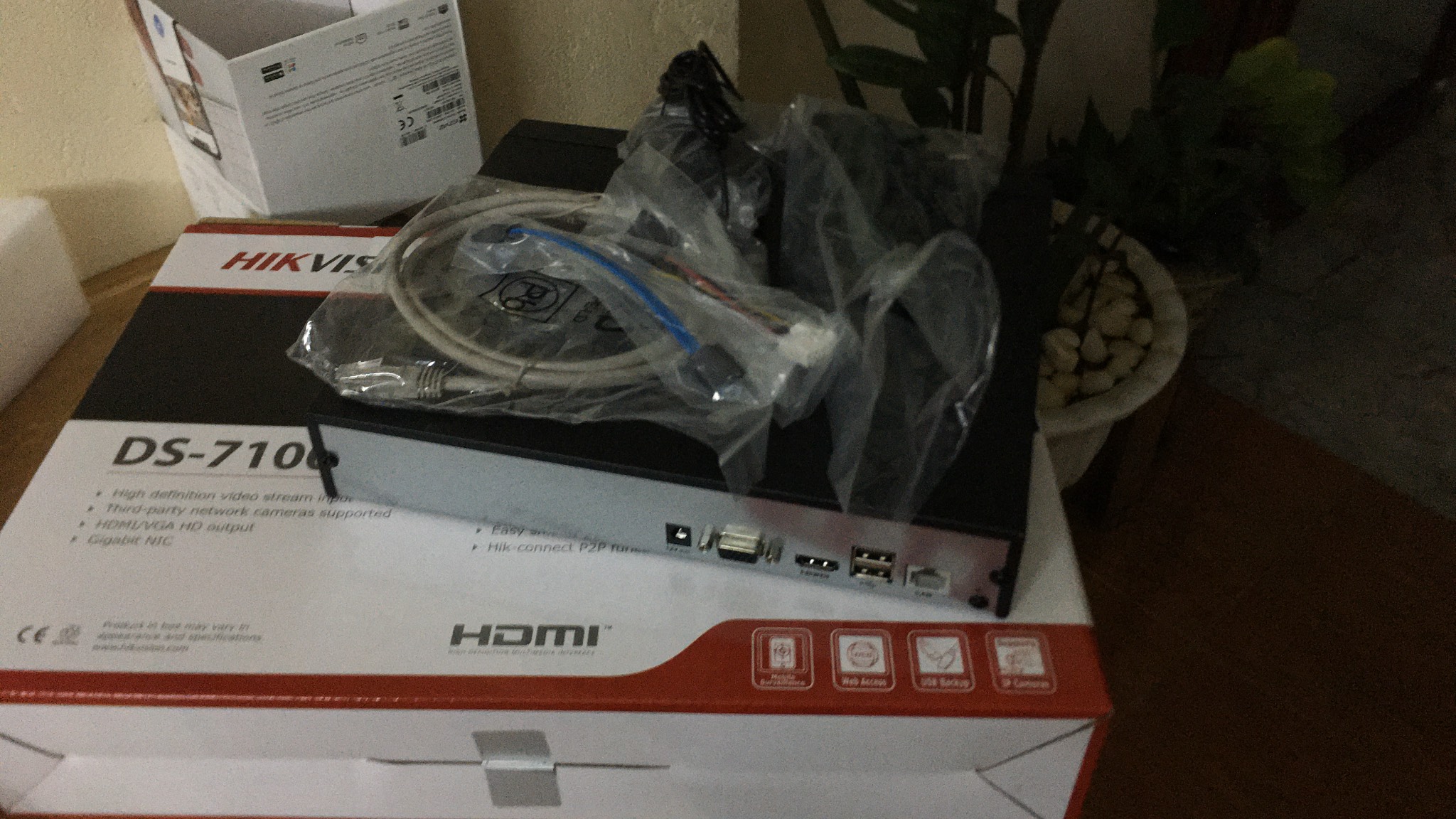 Đầu ghi hình IP NVR 4/8 Hikvision chuẩn nén H.265+, cổng PoE DS-7108NI-Q1, DS-7104NI-Q1/M, DS-7108NI-Q1/M - Hàng chính hãng
