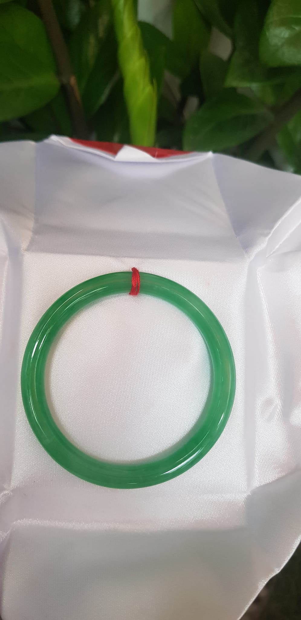 Vòng cẩm thạch Đậu Lý AI CN 53mm Ni 53mm x cọng 7mm Màu xanh Ngọc Đậm đều bóng đẹp xinh xắn Hợp Nữ mệnh Mộc mệnh Hỏa mệnh Thủy 52kg-56kg đeo đẹp ạ