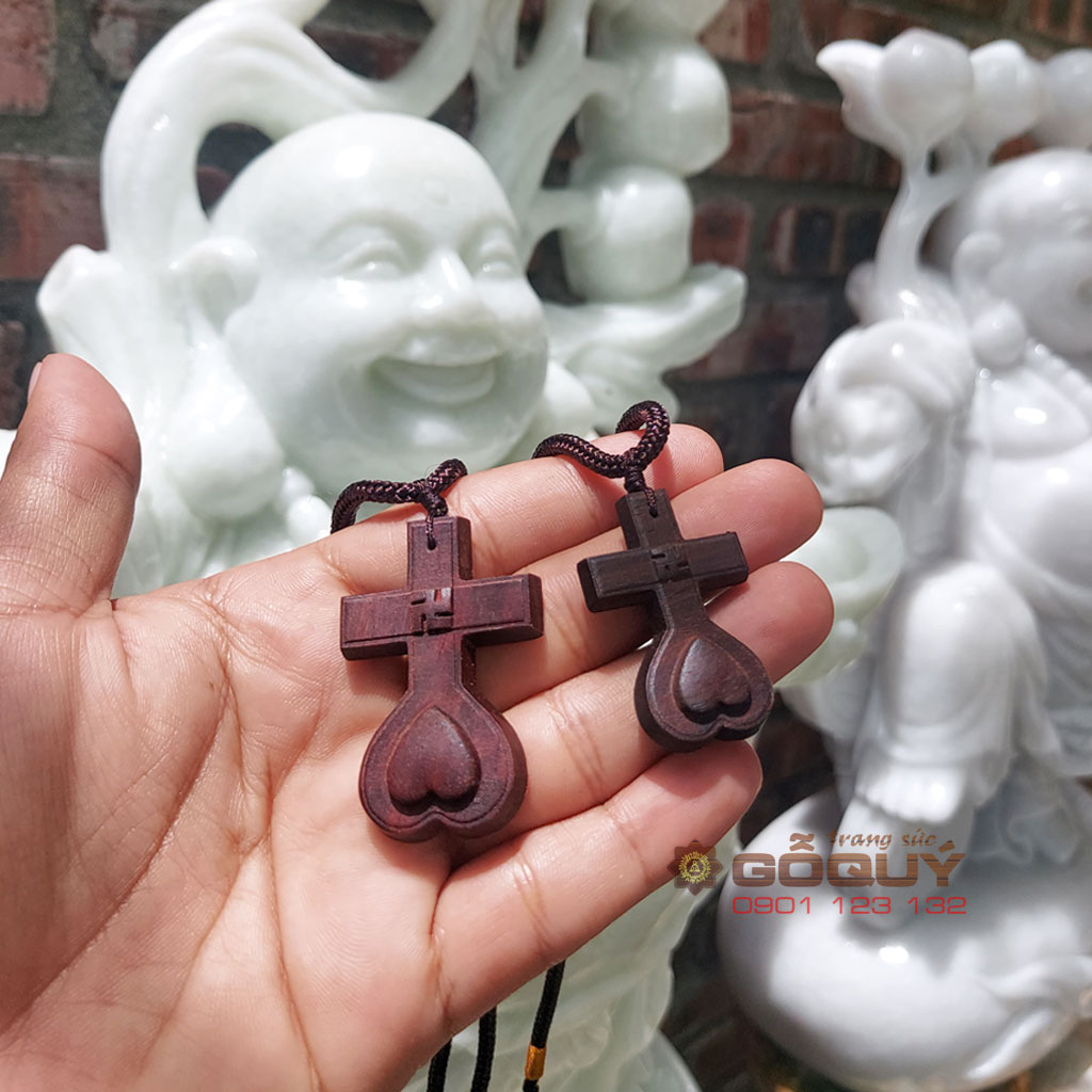 Thánh hiệu thiên tâm gỗ trắc tặng kèm dây vải