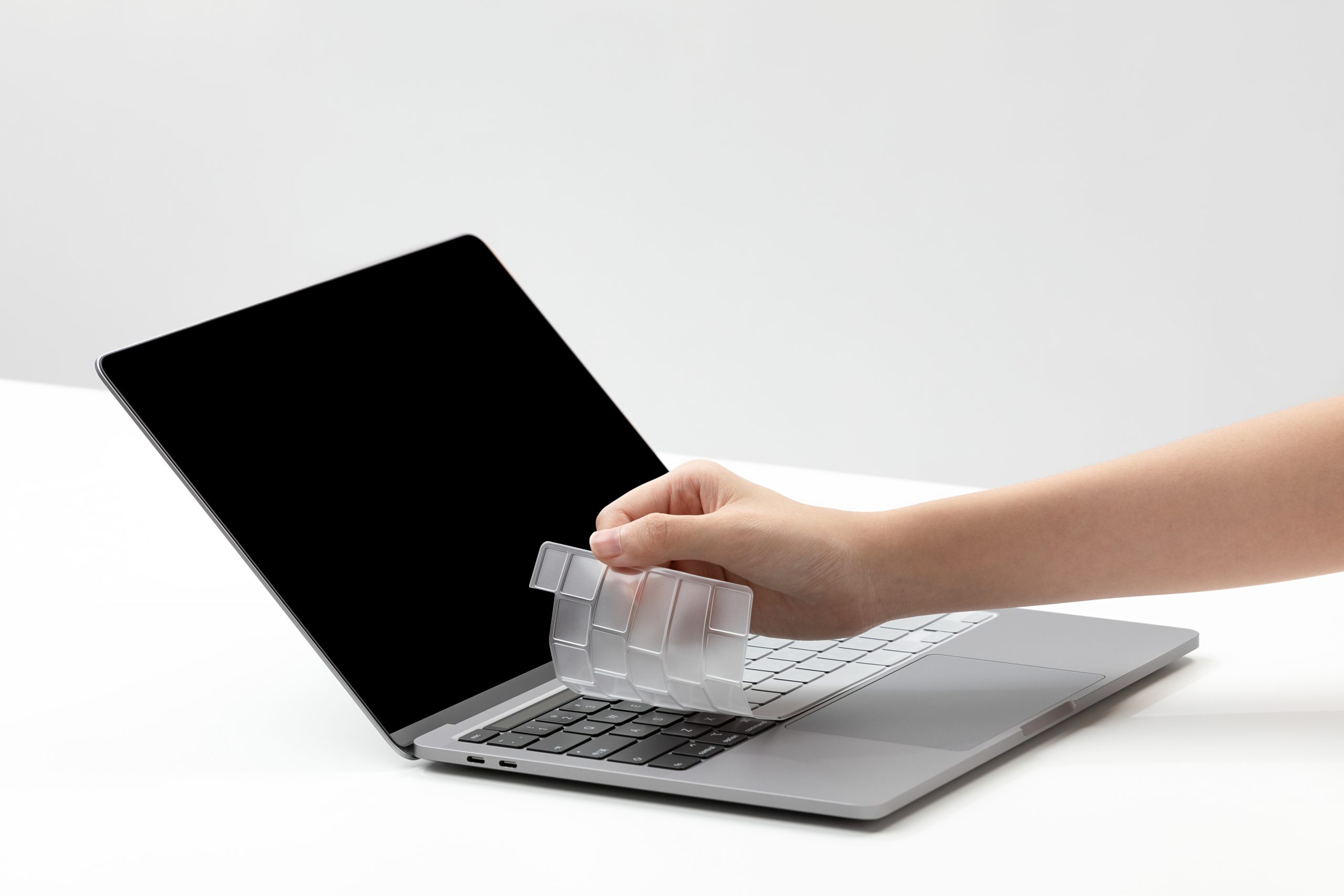 Phủ Phím Macbook Air/Pro 13" 2020 M1, Pro 14/16" 2021 Innostyle Keyguard TPU Crystal - Hàng Chính Hãng