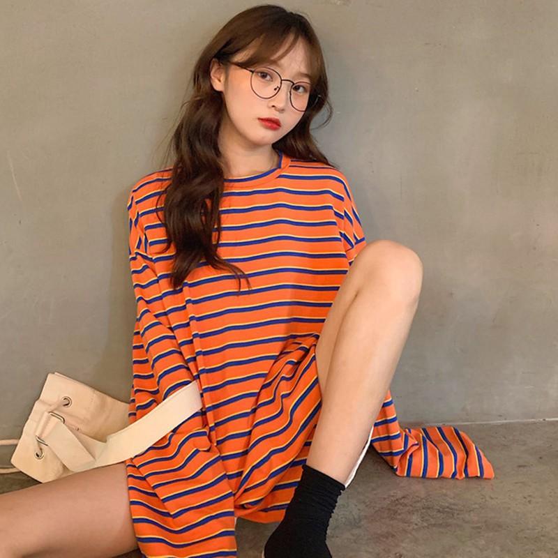 Áo thun tay dài form rộng kẻ sọc ngang phong cách Hàn Quốc